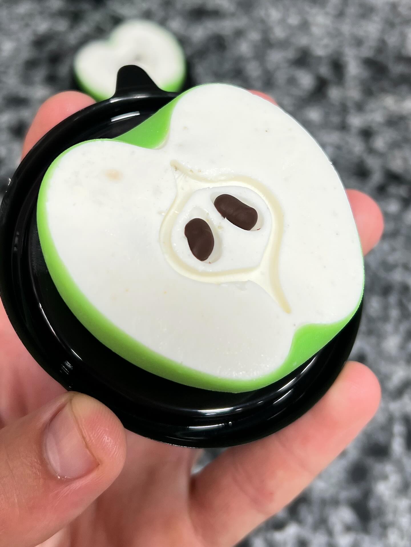 Trompe l’œil Demi Pomme